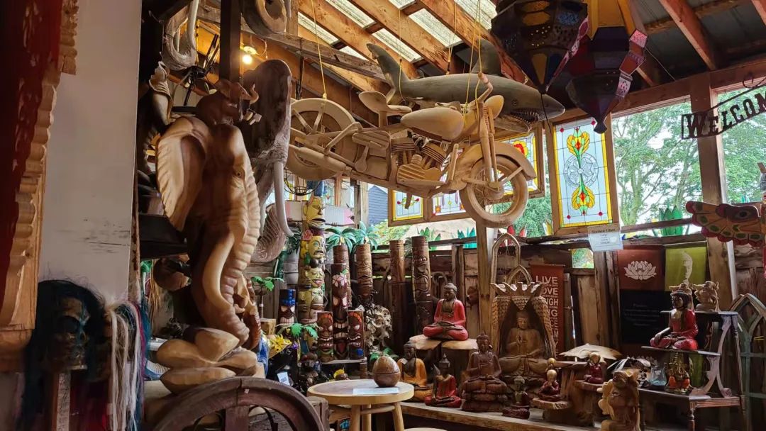 这店有毒！打卡多伦多最奇葩的鬼畜风设计店！辣眼睛又欲罢不能~