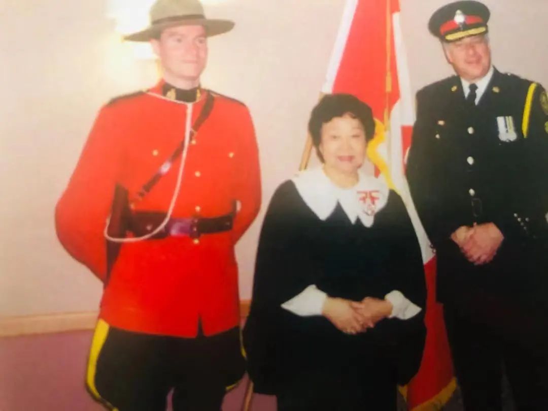 从一本童书说起：加拿大的另一段和每个华人都相关的黑历史