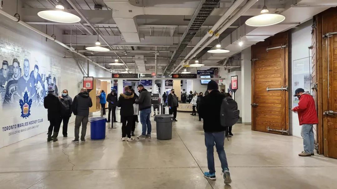 带娃前排看Hockey：没有打架的冰球比赛是不完整的！