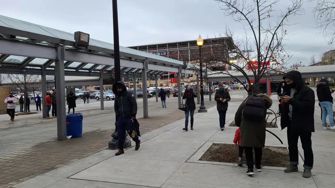 带娃前排看Hockey：没有打架的冰球比赛是不完整的！