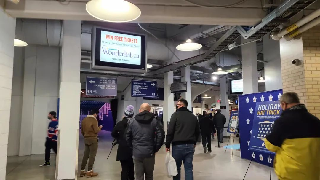 带娃前排看Hockey：没有打架的冰球比赛是不完整的！