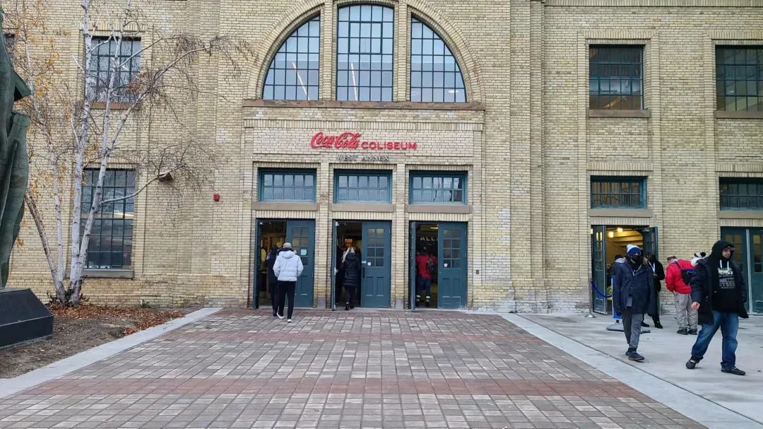 带娃前排看Hockey：没有打架的冰球比赛是不完整的！