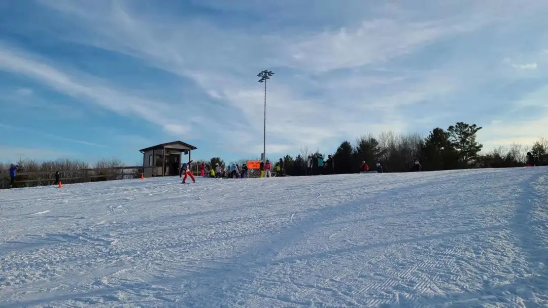 打卡圣山滑雪场：出师未捷裆先裂，骚和帅第一次和谐了