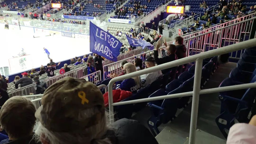 带娃前排看Hockey：没有打架的冰球比赛是不完整的！