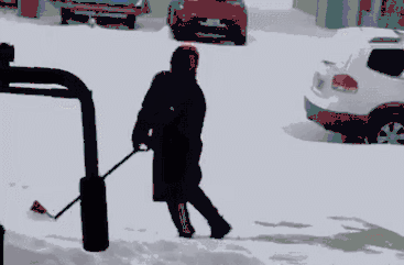 60厘米暴雪封城！铲雪铲到心梗！人工铲雪小贴士+各区铲雪车查询何时到家门口