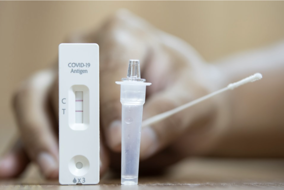 毒管所收到50宗投诉！加拿大卫生部警告：新冠快速检测溶液误用有毒，有娃家庭请留心