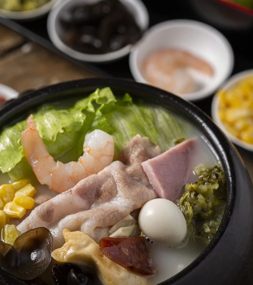 去云尚米线免费领红糖糍粑、红豆沙南瓜饼！这个中秋甜到心坎！