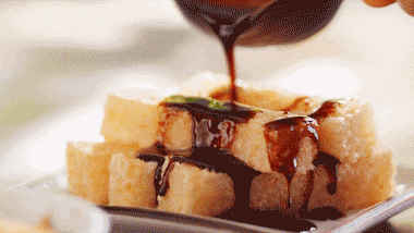 去云尚米线免费领红糖糍粑、红豆沙南瓜饼！这个中秋甜到心坎！