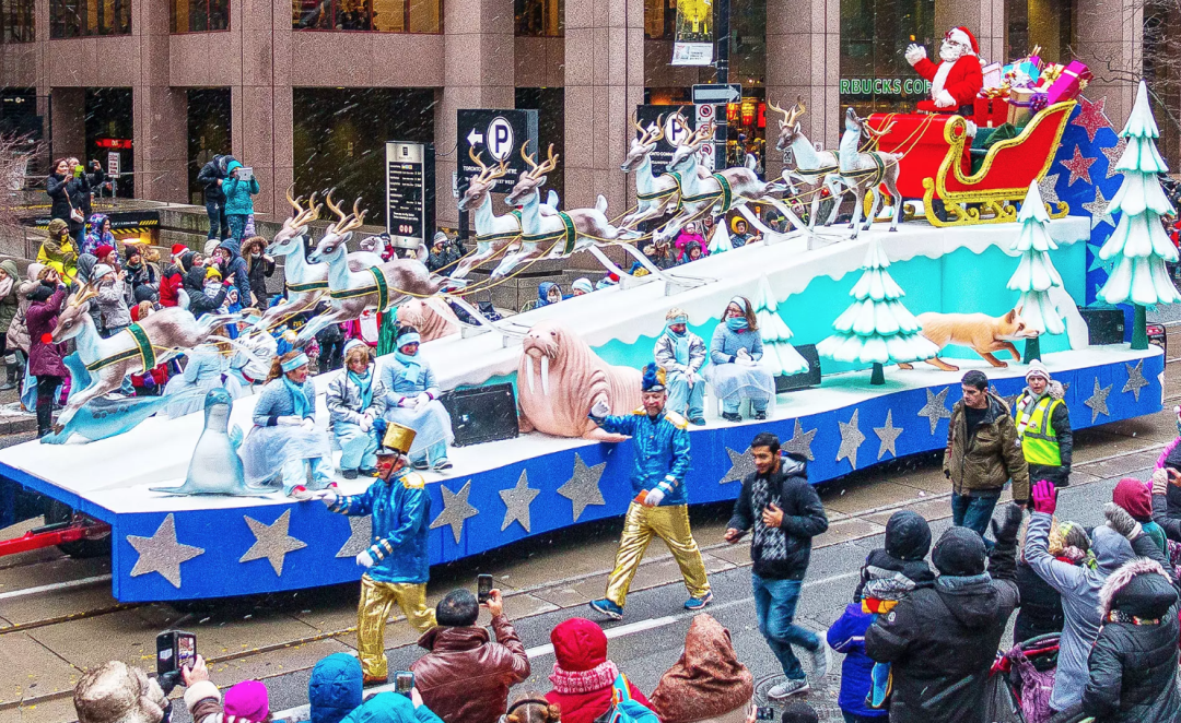Santa is back！多伦多市长宣布：圣诞大游行今年强势炸街回归