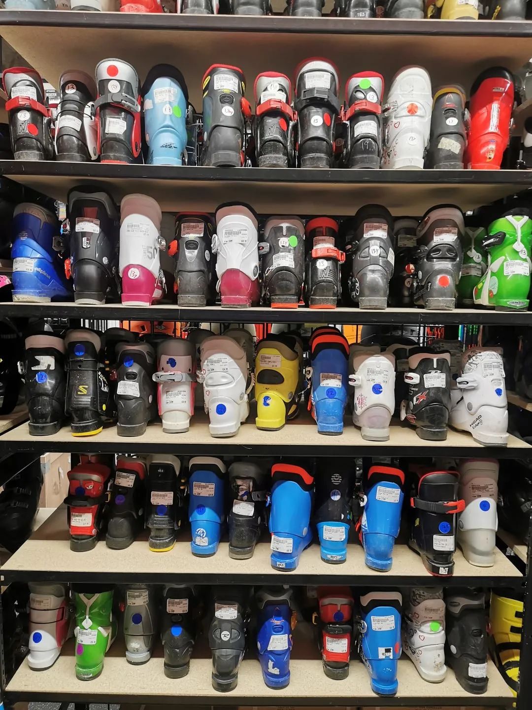 孩子普通的雪衣能滑雪吗？儿童滑雪装备购置攻略了解一下