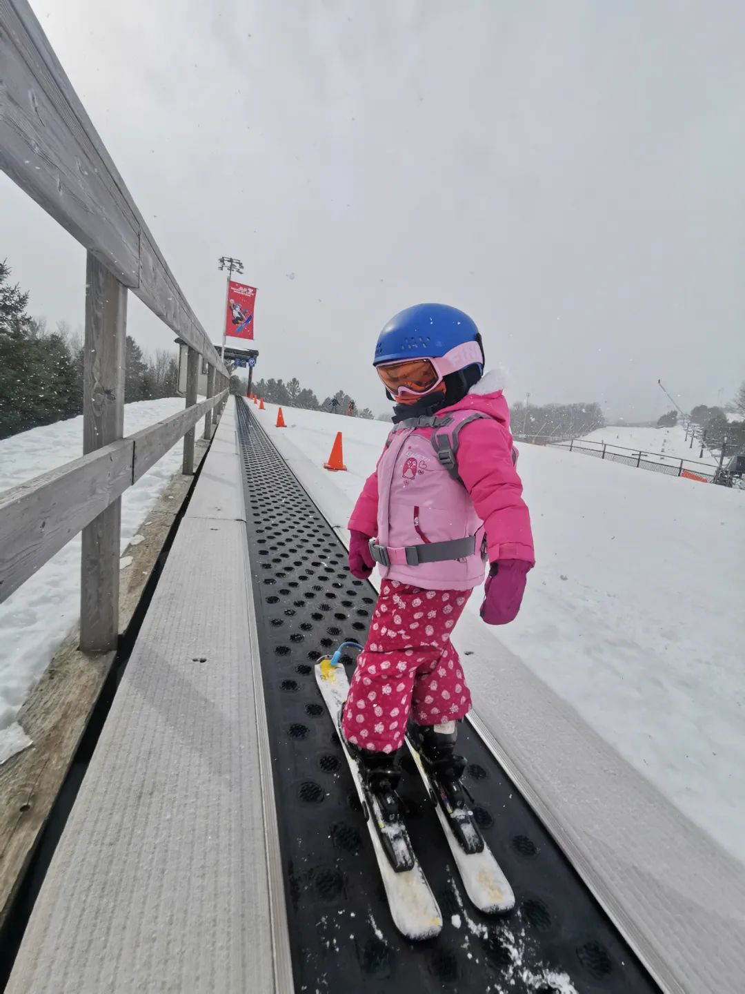 孩子普通的雪衣能滑雪吗?儿童滑雪装备购置攻略了解一下 孩子普通的雪衣能滑雪吗?儿童滑雪装备购置攻略了解一下