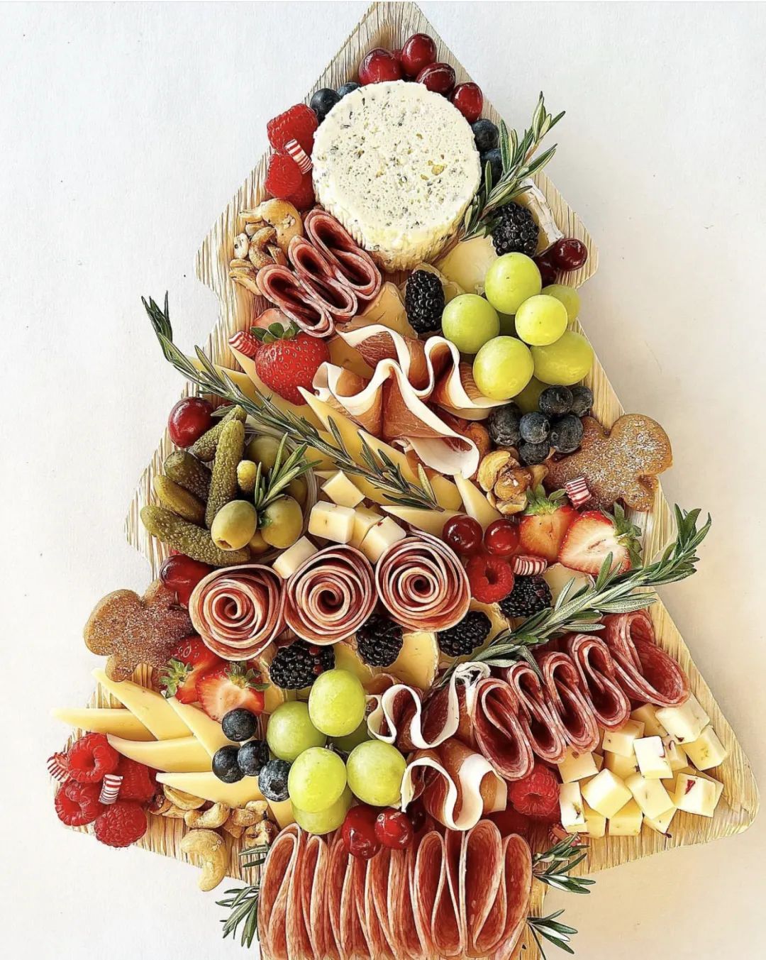 生活已经很摆烂了！摆盘卷起来：圣诞节创意摆盘灵感