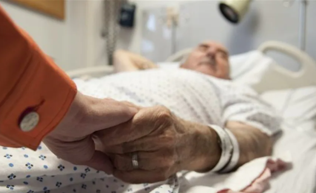 “治不好，就帮人去死？”“未成年也可以安乐死”！加拿大安乐死一年增加1万人，每年能省6200万