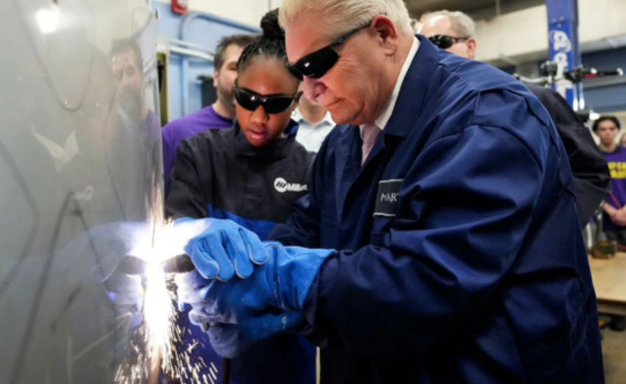 少读莎士比亚，多学点手艺！安省将推行高中最后一年学技术