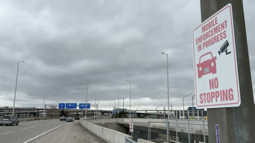 避免罚款，立省$85！皮尔森机场停车接机：隐藏的两个免费停车场