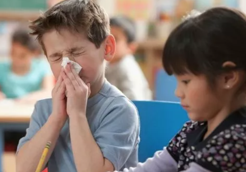 咳嗽+喉咙痛！又一个儿童群体高发病再次爆发：去年爆发期造成3名加拿大儿童死亡