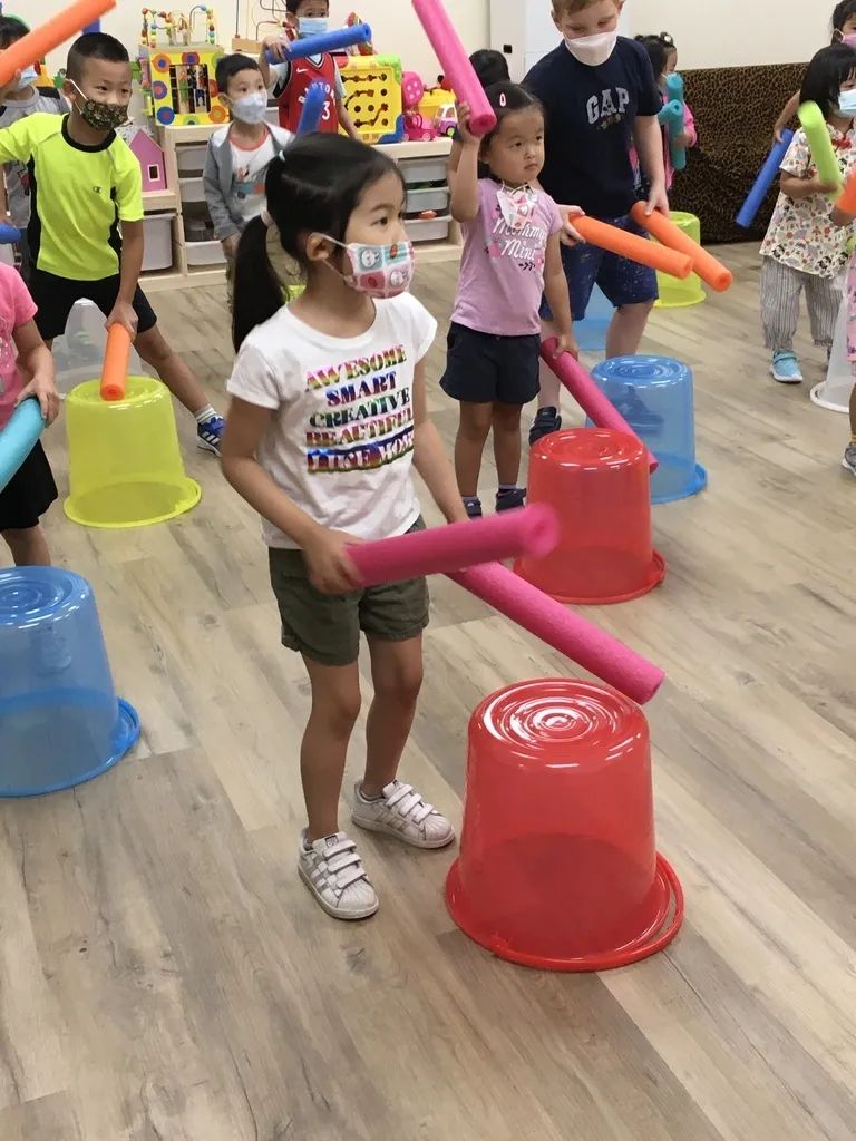 讲真，给娃挑夏令营一点都不难：吃！玩！学！这家蒙校夏令营都完美get