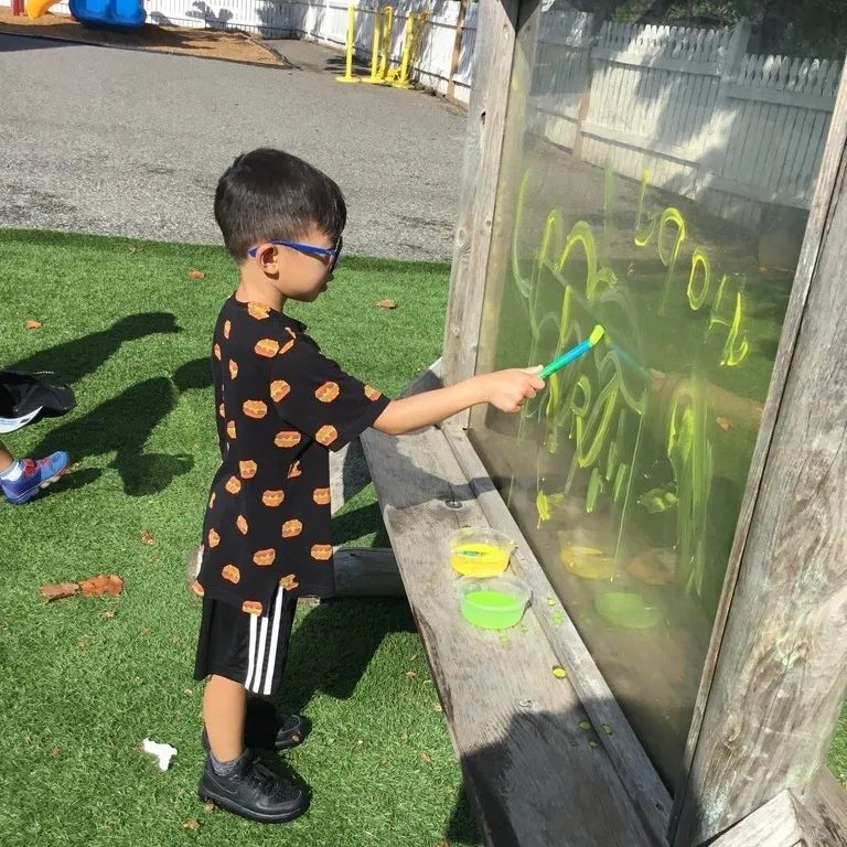 讲真，给娃挑夏令营一点都不难：吃！玩！学！这家蒙校夏令营都完美get