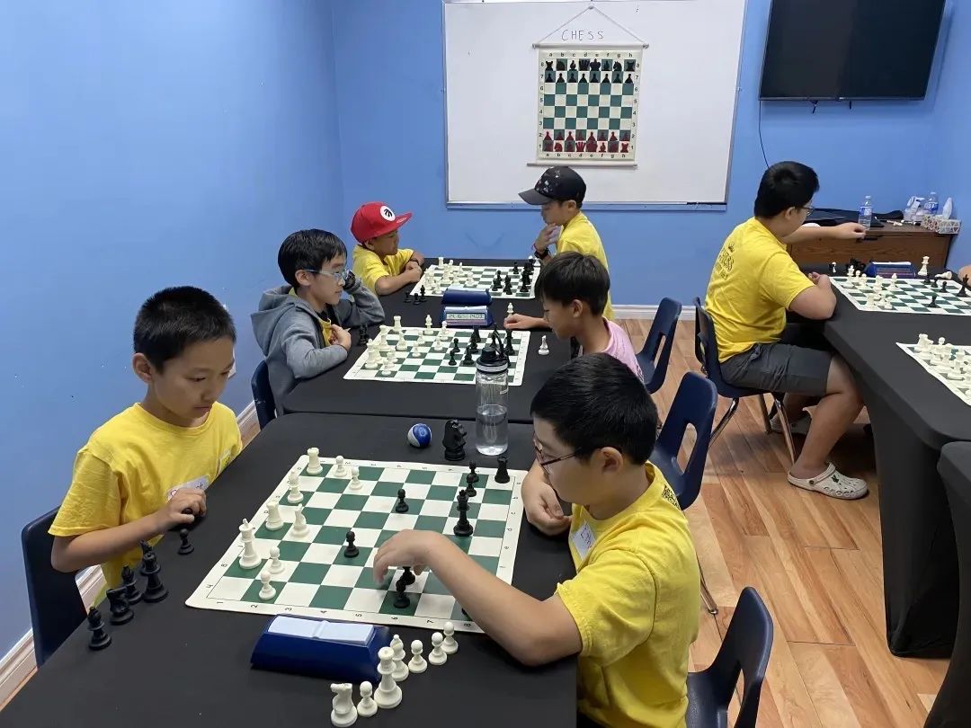 为什么越来越多的家长让孩子学国际象棋？其中到底有什么好处呢？