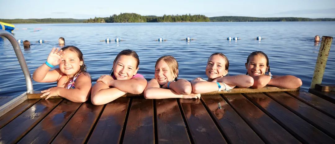 这些卖饼干的小女孩原来是加拿大女童军!一篇搞懂报名攻略:年费、免费活动... 这些卖饼干的小女孩原来是加拿大女童军!一篇搞懂报名攻略:年费、免费活动...