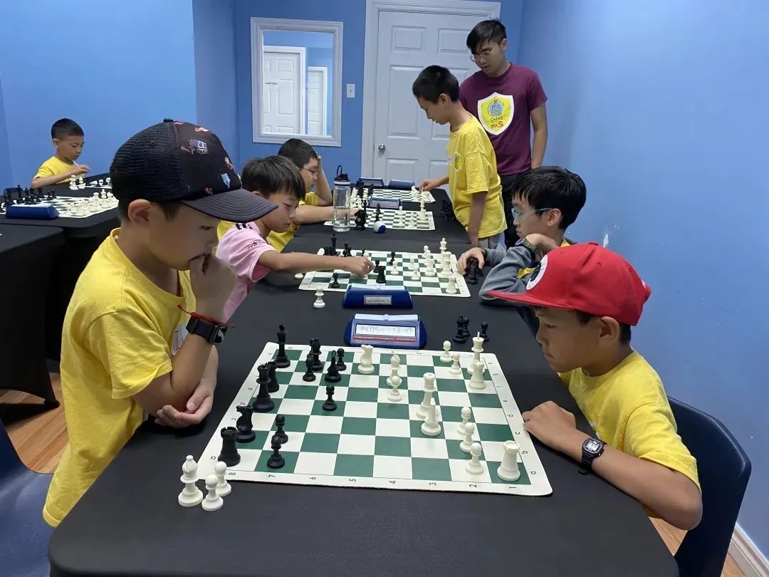 为什么越来越多的家长让孩子学国际象棋？其中到底有什么好处呢？