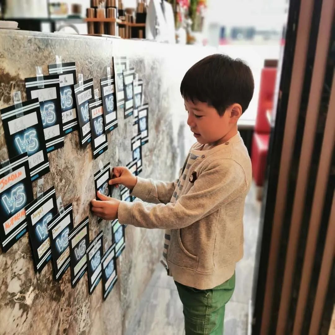 好暖!这家餐厅开启“任你吃,随便付”炸裂模式:只为换孩子们的健康无忧! 好暖!这家餐厅开启“任你吃,随便付”炸裂模式:只为换孩子们的健康无忧!