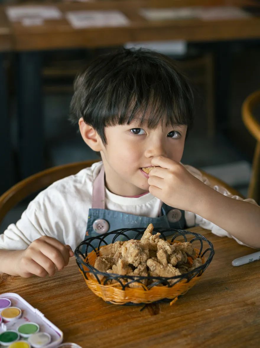 好暖！这家餐厅开启“任你吃，随便付”炸裂模式：只为换孩子们的健康无忧！