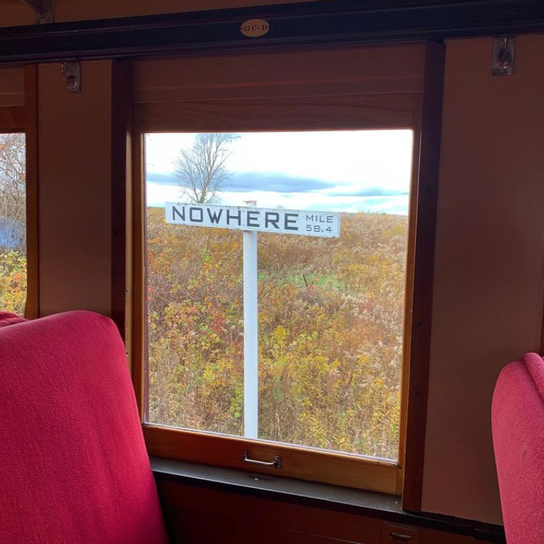 枫叶没红，火车票红了！坐火车赏枫叶要开始抢票了：抢到键盘冒烟