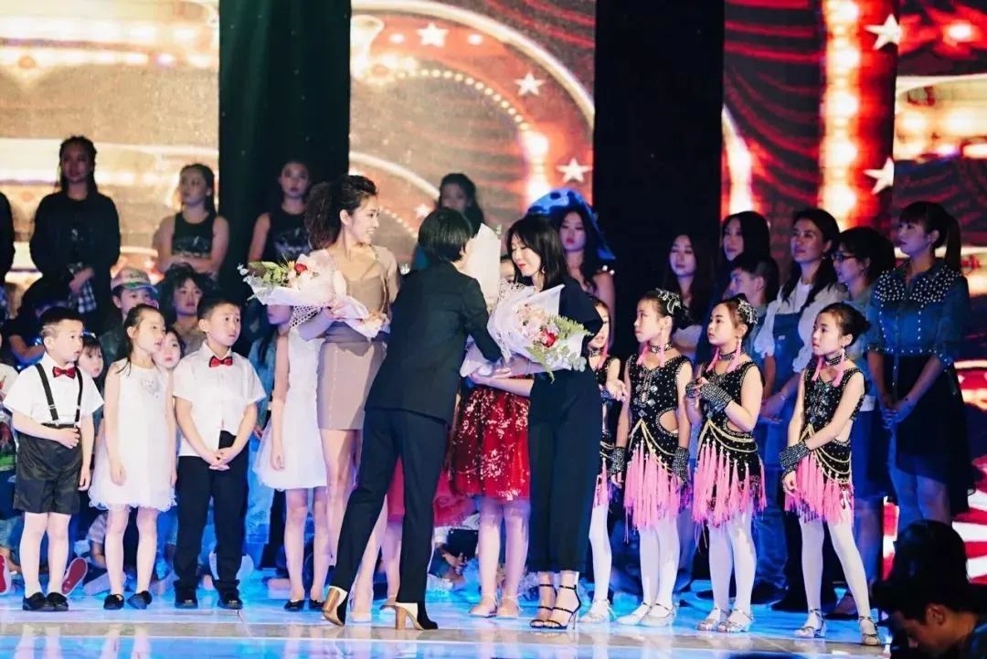 多伦多宝藏青少年服装设计学校被我们找到了！艺术美育Eyes On Mi！