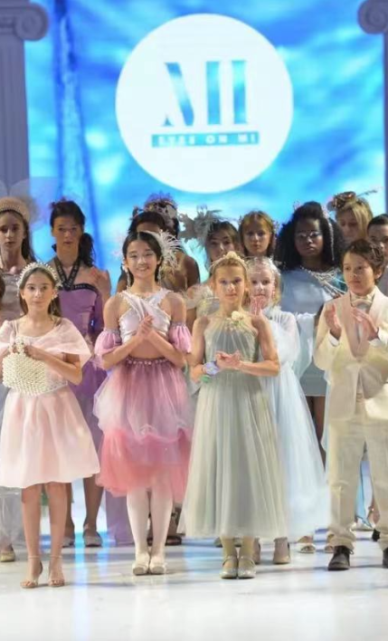 多伦多宝藏青少年服装设计学校被我们找到了！艺术美育Eyes On Mi！