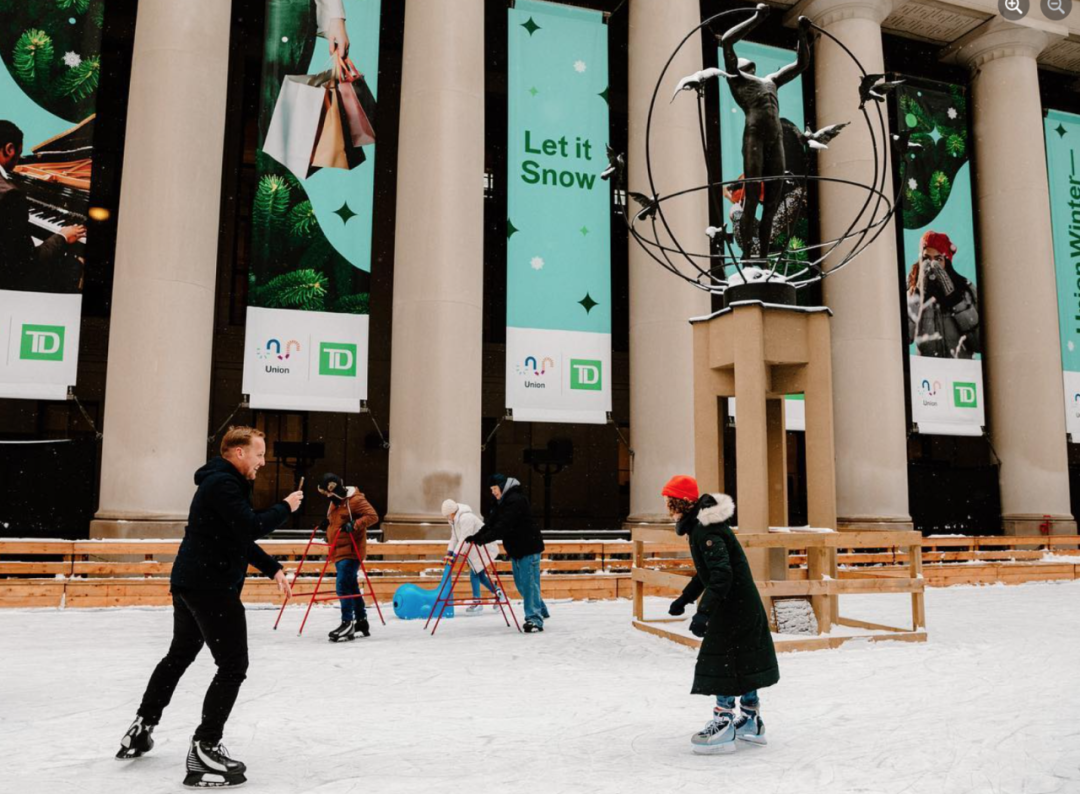 圣诞老人大游行最后一波!多伦多各大灯展都亮起来了~ 圣诞老人大游行最后一波!多伦多各大灯展都亮起来了~