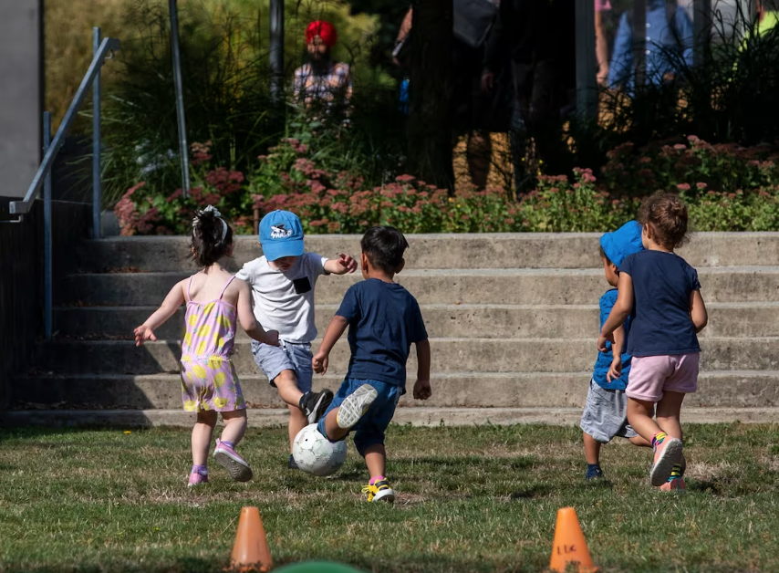 多伦多12个区的社区夏令营报名日历：不是别家夏令营报不起，而是社区夏令营更有性价比