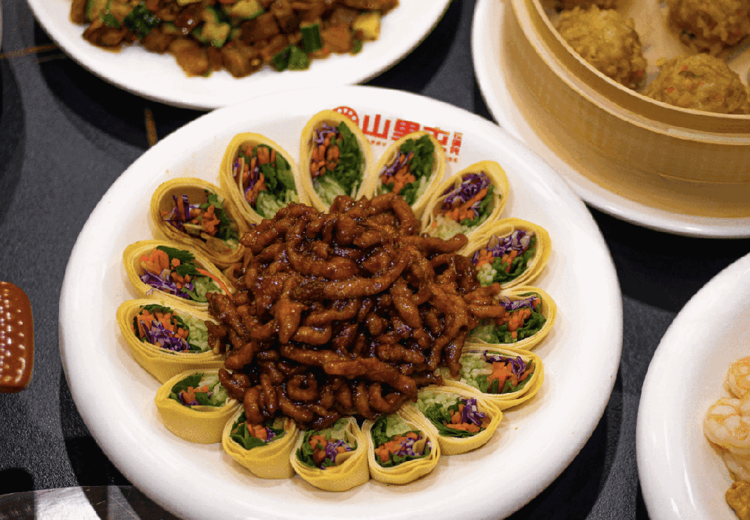 人均25吃到饱!这家铁锅炖太适合年终聚餐了! 人均25吃到饱!这家铁锅炖太适合年终聚餐了!