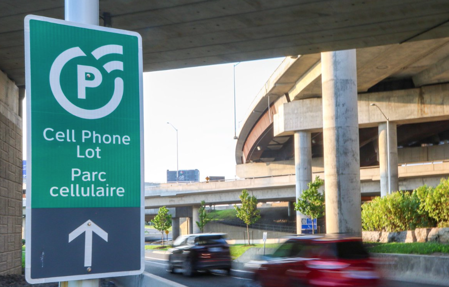 机场停车等人被罚$85!皮尔森机场停车接机:隐藏的两个免费停车场 机场停车等人被罚$85!皮尔森机场停车接机:隐藏的两个免费停车场