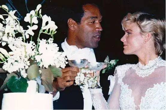 “辛普森杀妻案”当事人OJ辛普森去世：真相只有天知道和狗知道