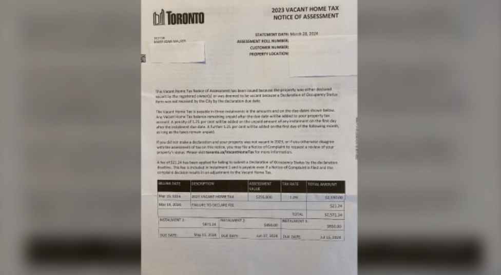 多伦多市政中心挤满了人!6万房主收到天价税单:有人被税$2500,有人被税$12000 多伦多市政中心挤满了人!6万房主收到天价税单:有人被税$2500,有人被税$12000