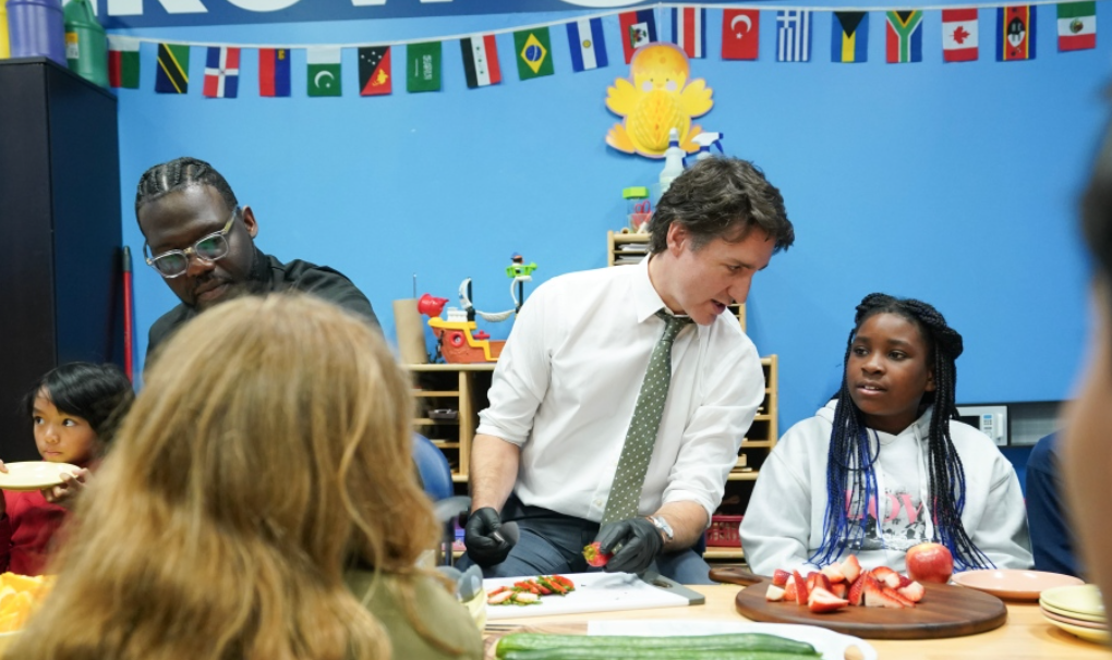 又画饼？5年花10个亿！特鲁多总理：让加拿大的孩子在学校有饭吃！