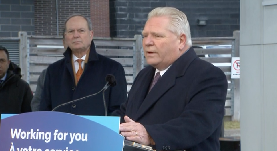 清汤大老爷们终于整明白了！省长福特：7月起安省车牌自动更新，不贴纸不罚款！