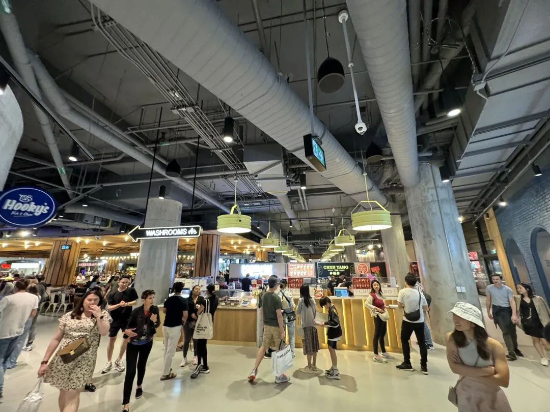 City不City啊~多伦多网红打卡新地标The Well：城市街溜子暴走传说中的“三里屯”