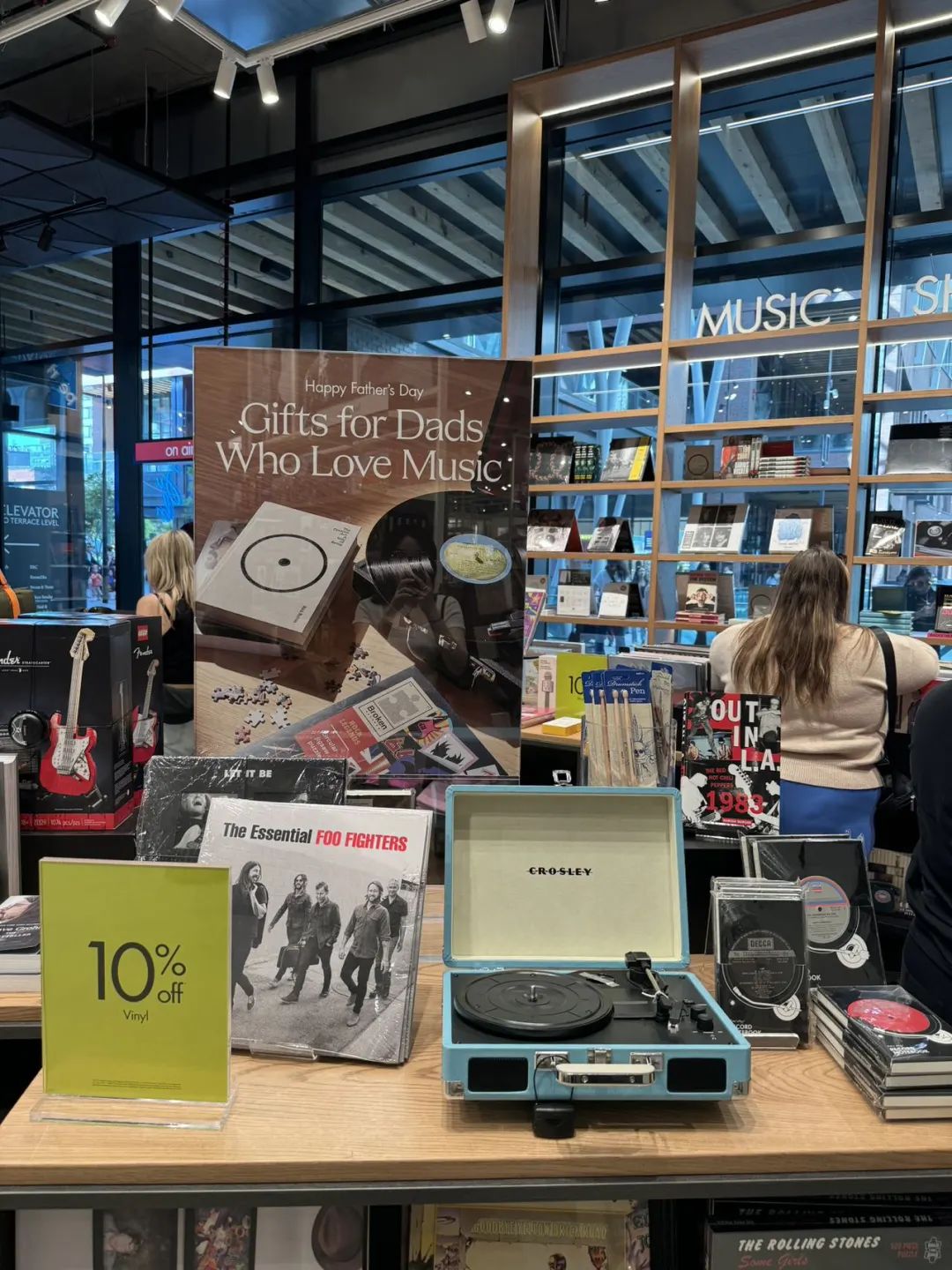 City不City啊~多伦多网红打卡新地标The Well：城市街溜子暴走传说中的“三里屯”