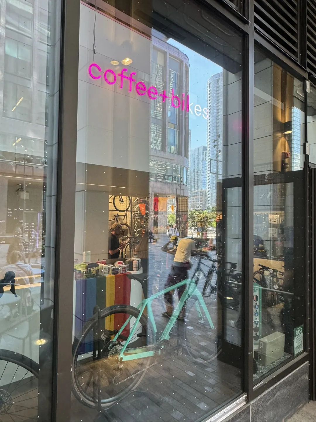 City不City啊~多伦多网红打卡新地标The Well：城市街溜子暴走传说中的“三里屯”