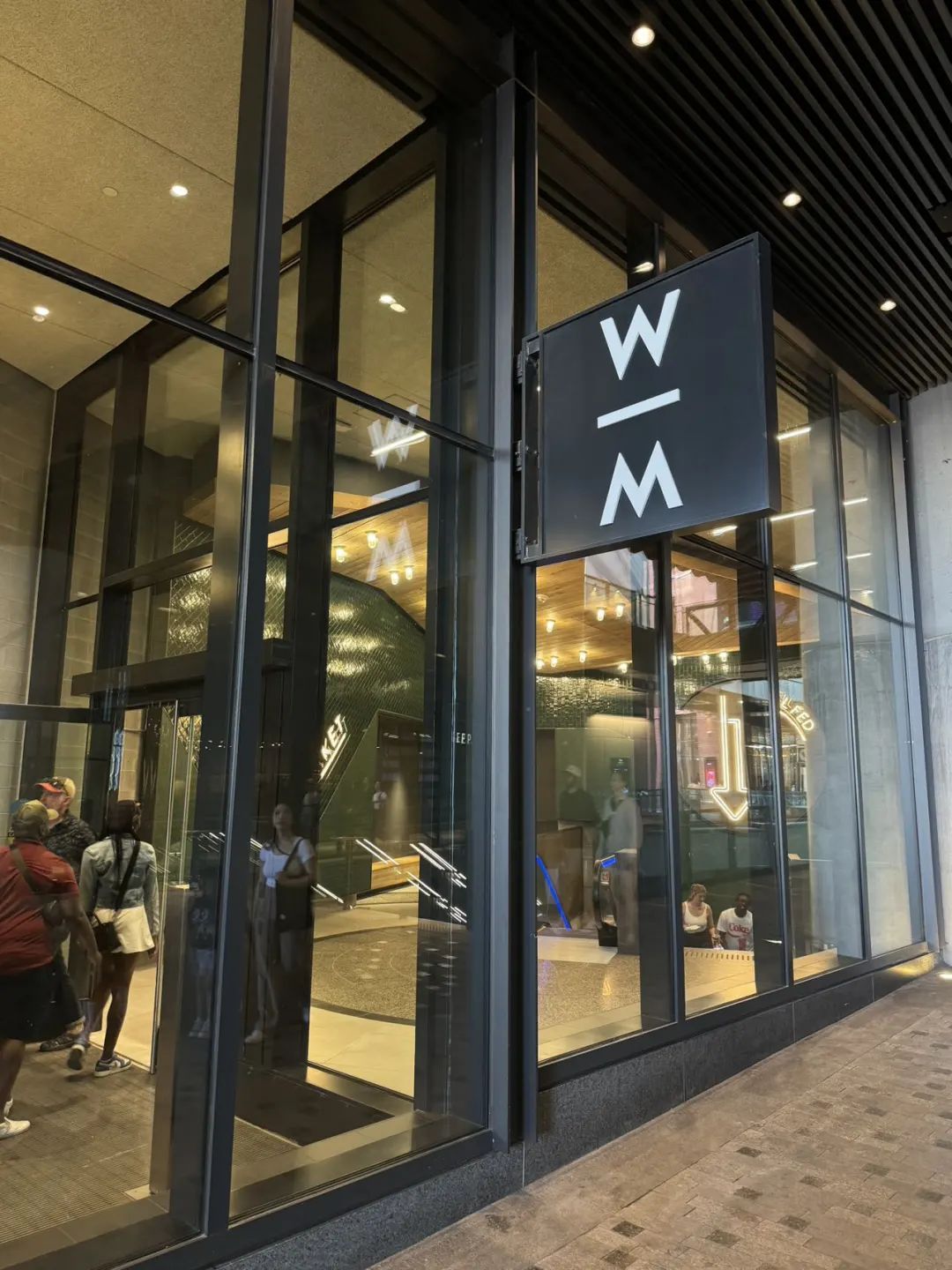 City不City啊~多伦多网红打卡新地标The Well：城市街溜子暴走传说中的“三里屯”