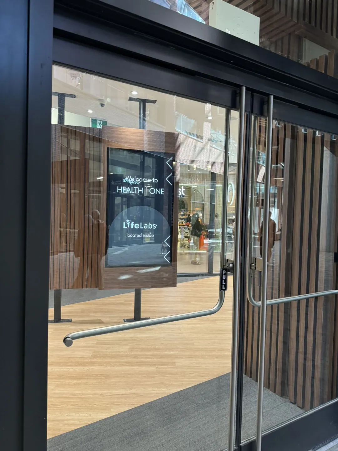 City不City啊~多伦多网红打卡新地标The Well：城市街溜子暴走传说中的“三里屯”