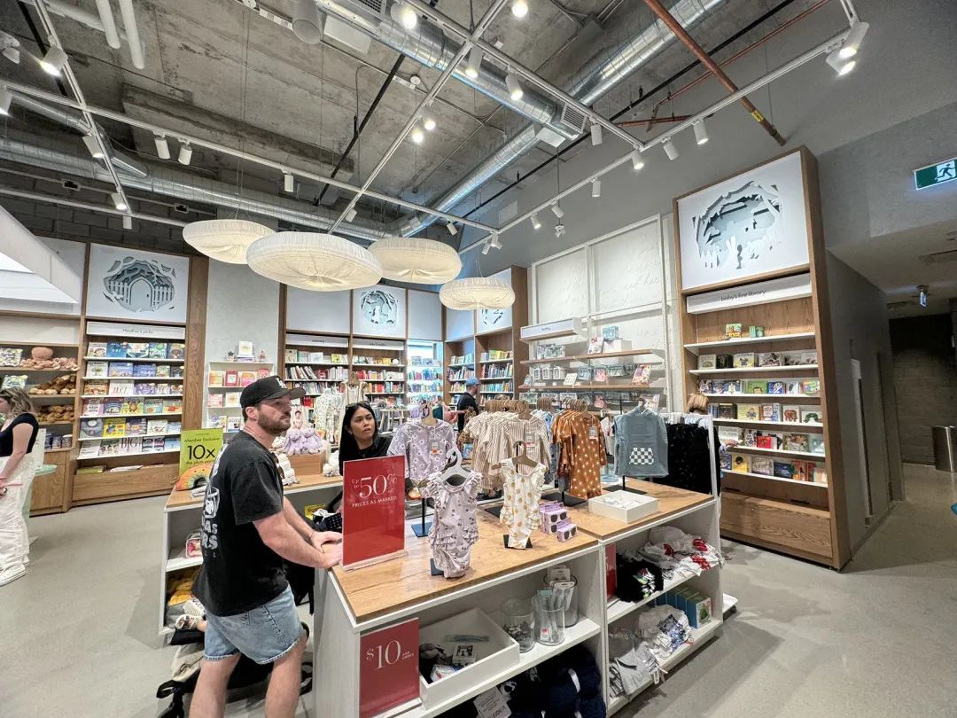 City不City啊~多伦多网红打卡新地标The Well：城市街溜子暴走传说中的“三里屯”