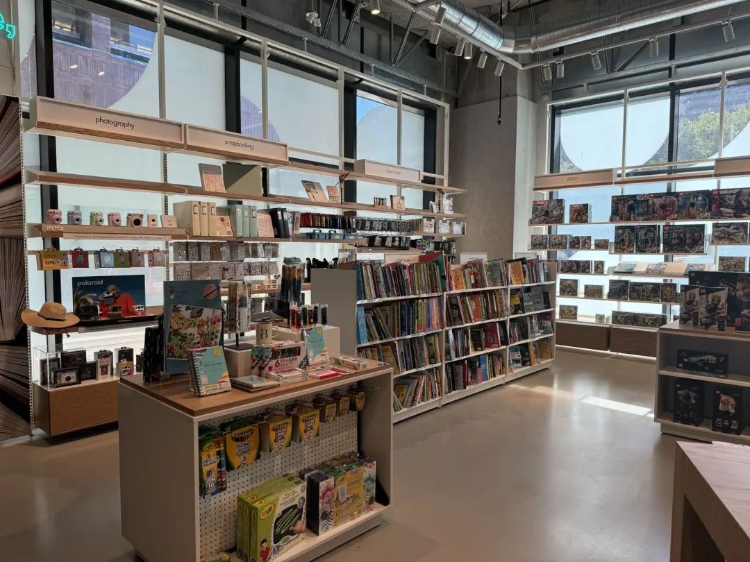 City不City啊~多伦多网红打卡新地标The Well：城市街溜子暴走传说中的“三里屯”