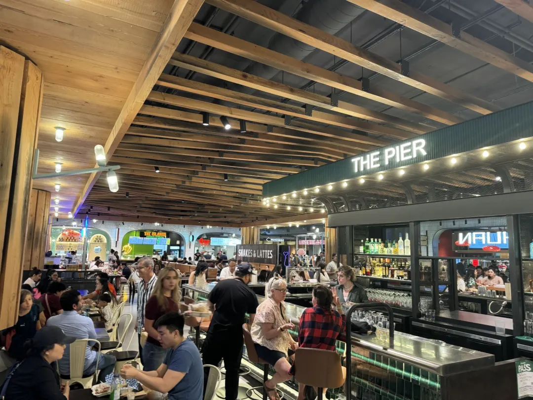 City不City啊~多伦多网红打卡新地标The Well：城市街溜子暴走传说中的“三里屯”