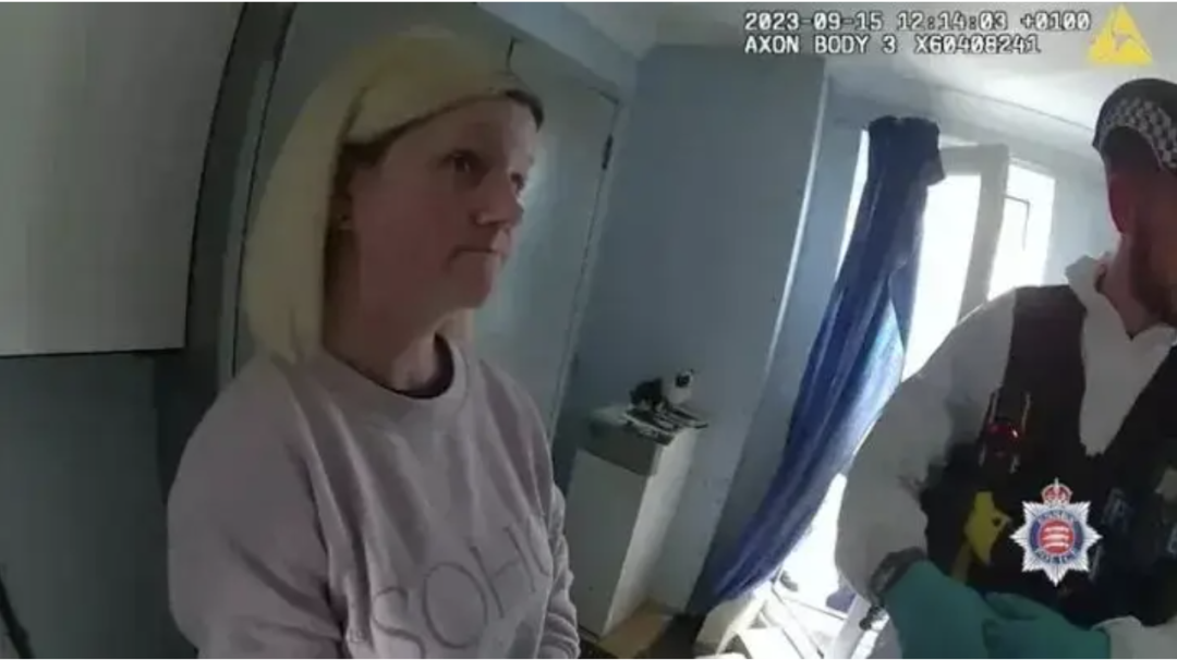 英国女子毒死父亲，锤死母亲，衣柜藏尸4年！这次原生家庭不背锅，有些人就是天生的坏种~