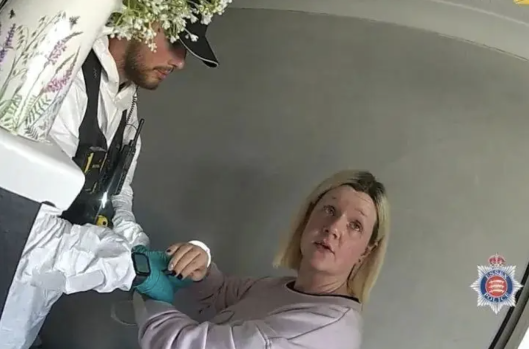 英国女子毒死父亲，锤死母亲，衣柜藏尸4年！这次原生家庭不背锅，有些人就是天生的坏种~
