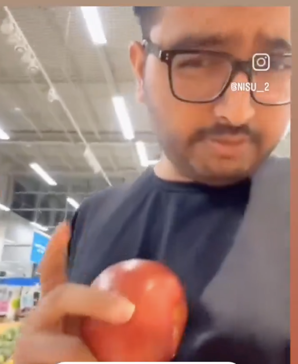 又抽象了！印度裔网红在线教“省钱”：调换超市水果价格签！网友怒骂：这不是省，这是偷！