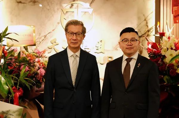 维多利亚教育集团携手天一集团万锦新家园揭牌典礼盛况空前,喜贺26周年! 维多利亚教育集团携手天一集团万锦新家园揭牌典礼盛况空前,喜贺26周年!